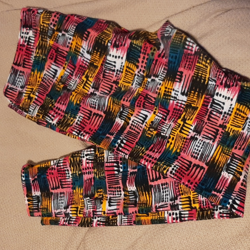 LuLaRoe tall and curvy leggings